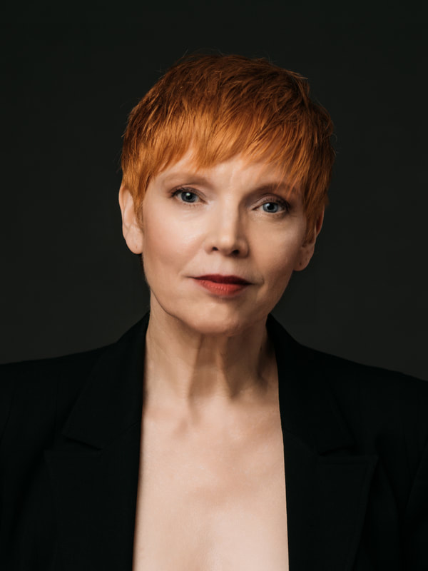 Kathleen Renish by Lars Henning Schroeder 